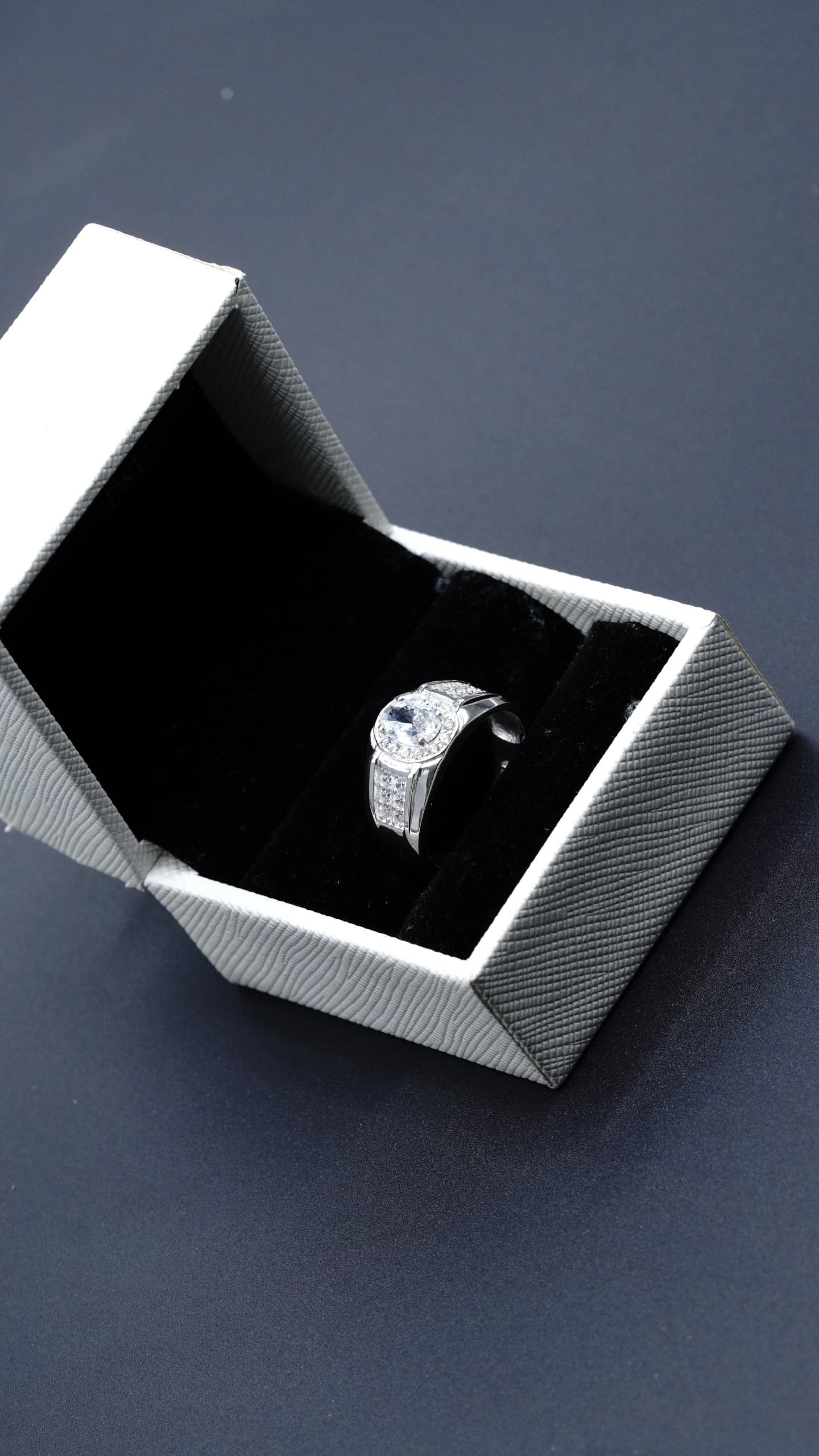 RQ008 – Cincin Lelaki, gambar 4 daripada 4