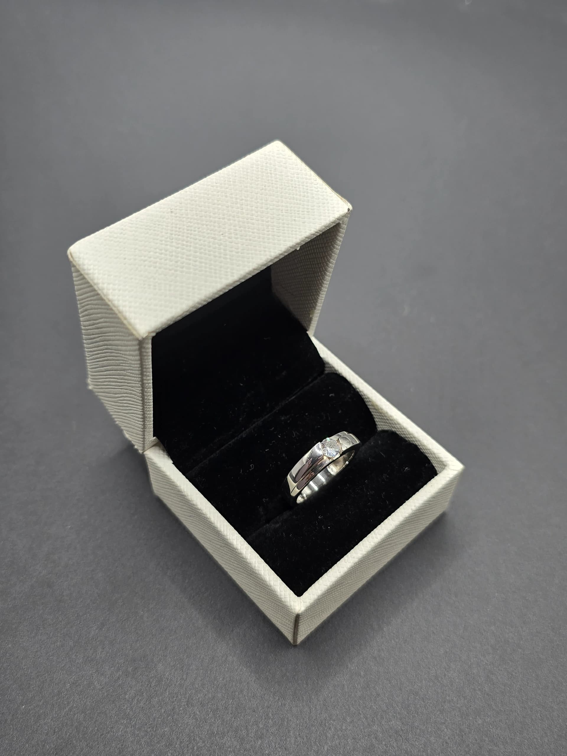 RYY016 – Cincin Lelaki, gambar 3 daripada 3